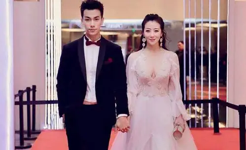 戴向宇的第一位老婆是谁与陆怡璇十年婚姻是假