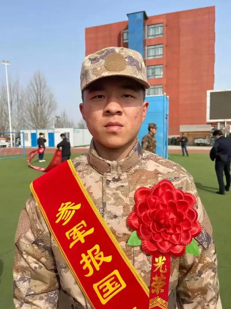 伴你长大 送你参军 儿行千里母担忧#参军入伍报效国家 #当兵 - 抖音