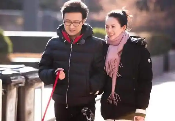 她与汪峰长达8年的失败婚姻再次让人们回忆起,两人没有举行婚礼,却生