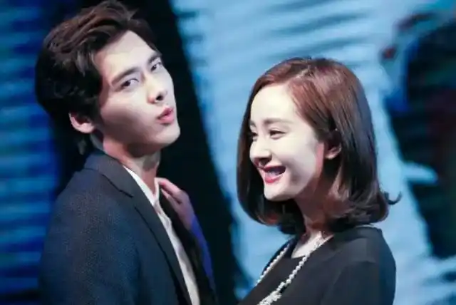 从被传绯闻到形同陌路,杨幂和李易峰,究竟是何关系?