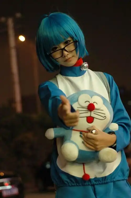 cosplay照一组——可爱的哆啦a梦mm 请各位大师多多指点