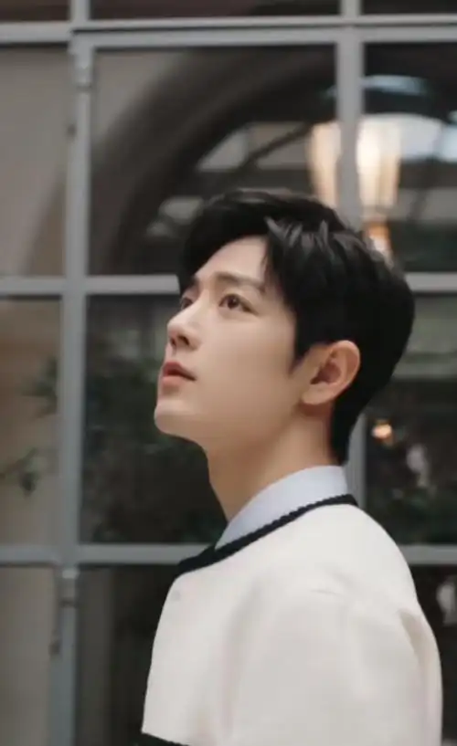 肖战白色廓形外套##肖战##gucci肖战新图