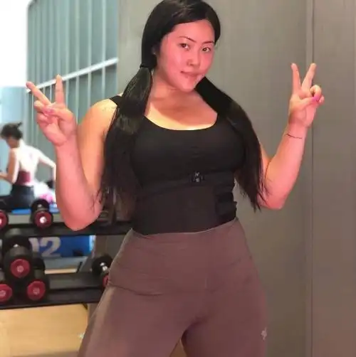 150斤大胖妞健身4年反增30斤曲线丰腴饱满尽显女性魅力