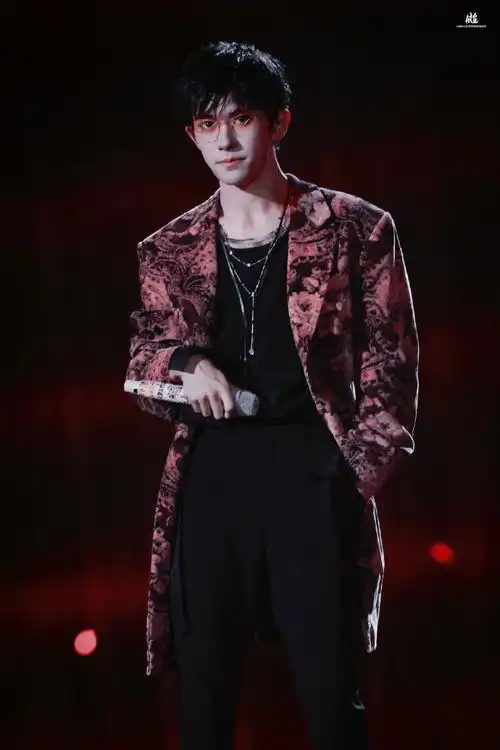 限定玫瑰#灼灼风华@tfboys-易烊千玺