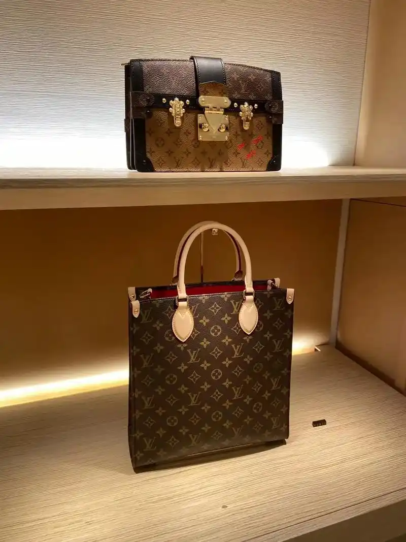 热门话题 #奢饰品 #女包新品 #网红包 #奢侈品牌 #今 - 抖音