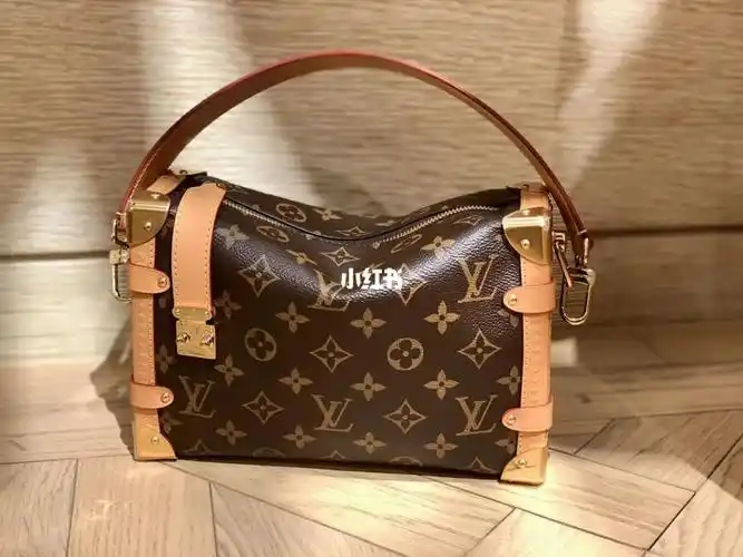 lv23系列秀款包包,28号专柜开放预定,先到先得后面在想要没有啦～95