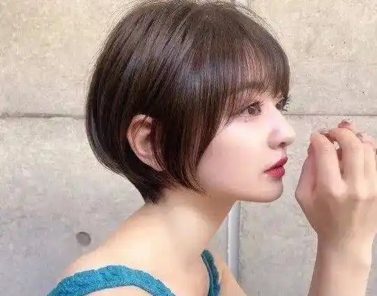 可盐可甜的女生超短发发型推荐,时髦干练随你怎么选