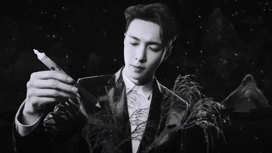 张艺兴第四次登上央视五四晚会单人舞台献唱我和我的祖国