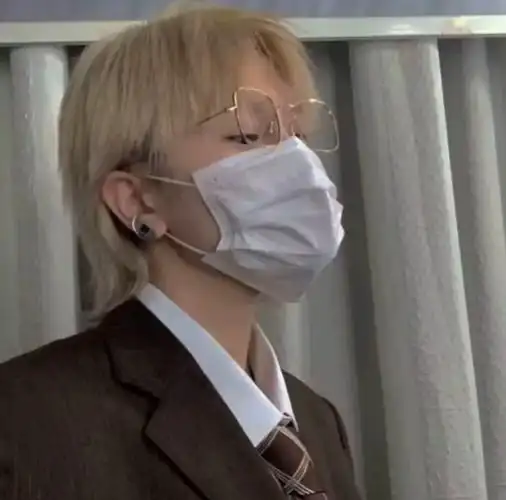 这车遥马慢的人间你又能陪我几年狼尾男头