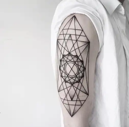 大臂黑灰几何风线条纹身图案