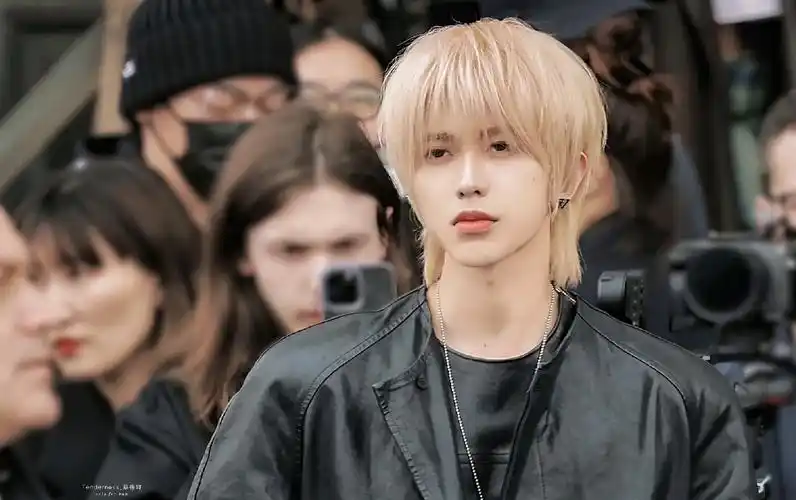 金发真的太觉了#蔡徐坤头像#蔡徐坤神仙壁纸