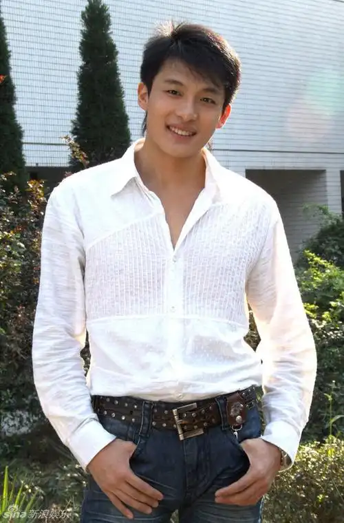 组图:孙艺洲童年青年时期罕见生活照