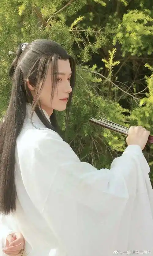 模特一曲又名洋洋微博一曲升平二月红汉服大氅对襟大袖鹤氅汉服小哥哥