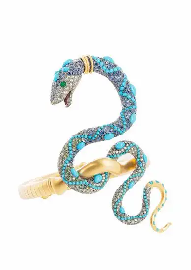 蛇形图腾:珠宝设计中的古老力量