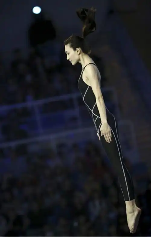 王丽坤星跳水立方惊鸿一跳甜美家居照曝光图