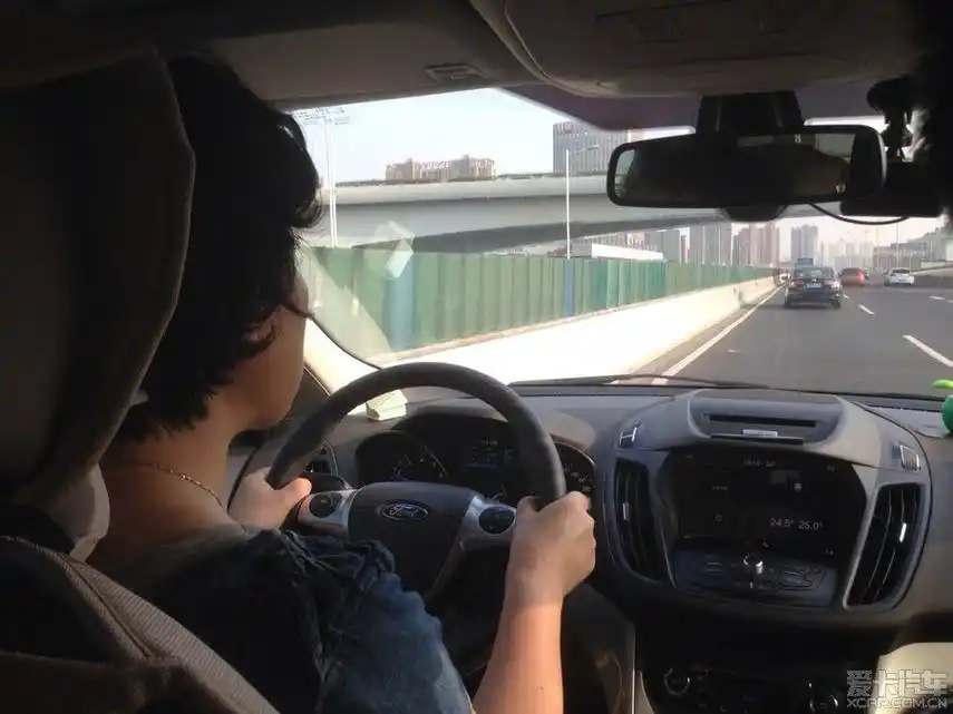 教中年妇女开车真心吃力