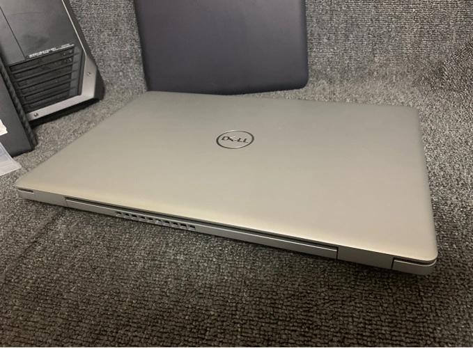 才买几个月的轻薄本戴尔5593 新款 轻薄 保修时间超长