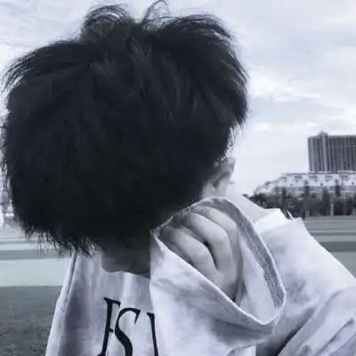 伤感帅哥低头头像