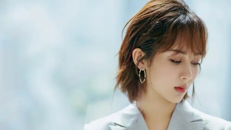 杨紫帅气时尚写真,大陆明星-回车桌面