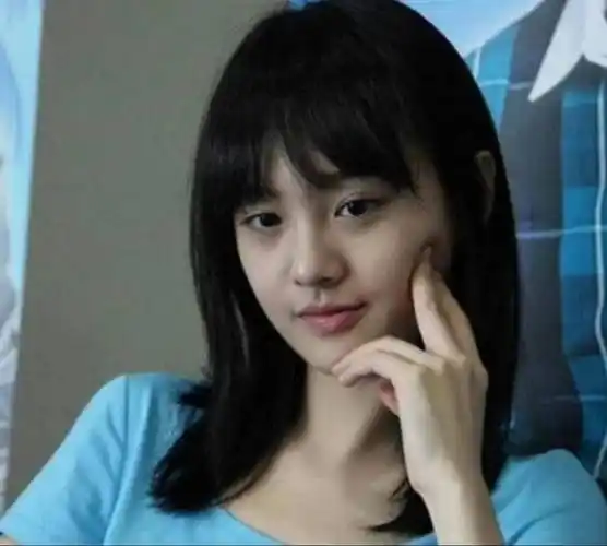 郑爽疑整容改头换脸,嘴巴歪了!眼神凶狠引热议!已无财产可执行