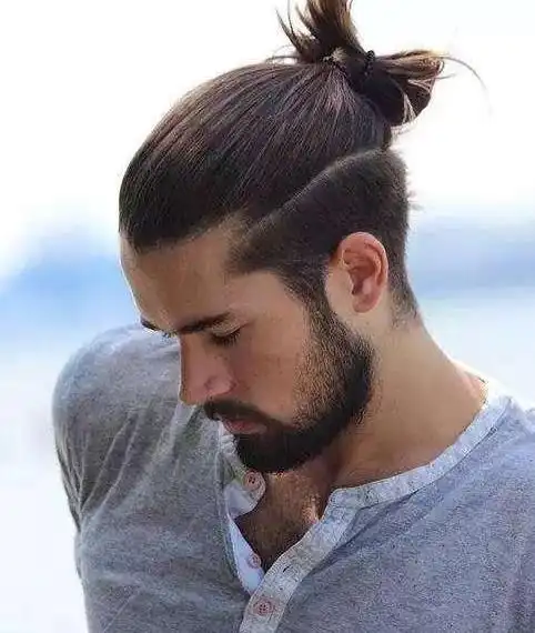 男士丸子头中国古代就流行 如今却被国外各路男模男星玩出新花样