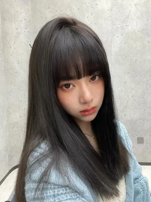 直男都喜欢的黑茶色~女生染完显白两个度广州发型广州烫发广州染发