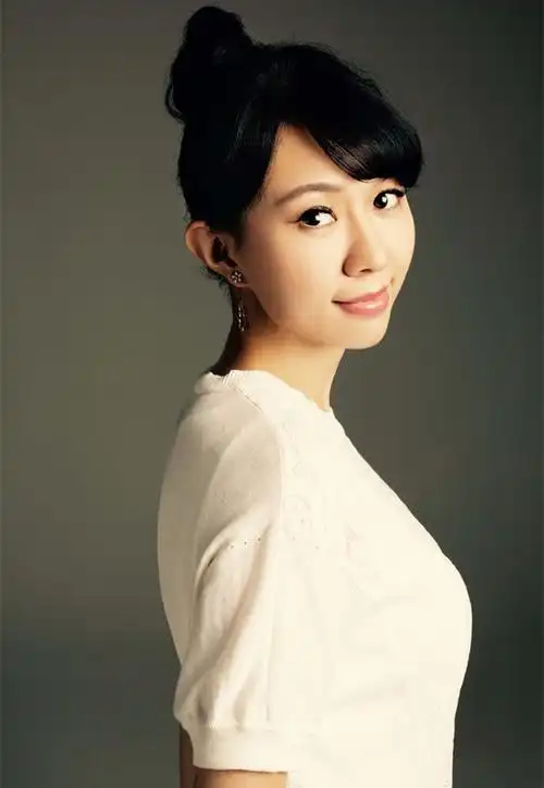 卓依婷经纪人(公司) _卓依婷代言费用价格_卓依婷平面肖像报价_梦之星