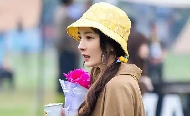 即使是第四季有杨幂这样的大牌明星加盟,也未能挽救节目,只得到了5.