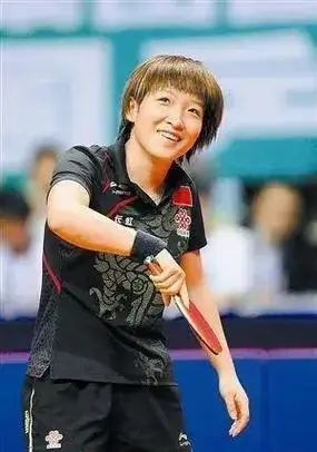 刘诗雯vs孙颖莎论天赋刘诗雯更强论人情世故孙颖莎远远超过