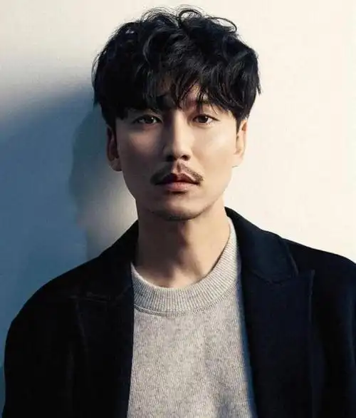 蓬松懒散的波浪卷发早就不是女生的专利!