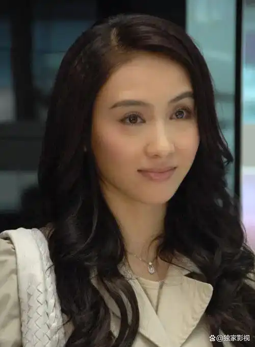 淡出娱乐圈15年,51岁黎姿首谈原因,为家人牺牲,仍怀念演员生涯