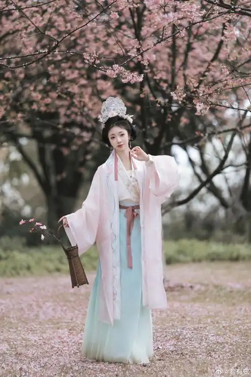 魔光的摄影作品##重庆约拍##国风吹万里##宋制##宋制汉服##汉服摄影