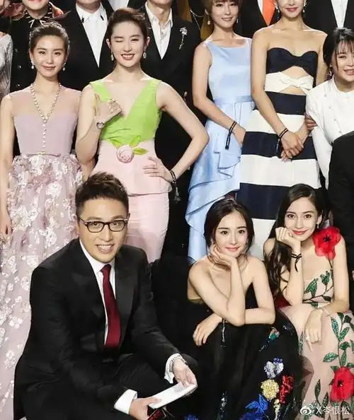 时尚芭莎晚会四美刘诗诗刘亦菲杨幂angelababy谁艳压了