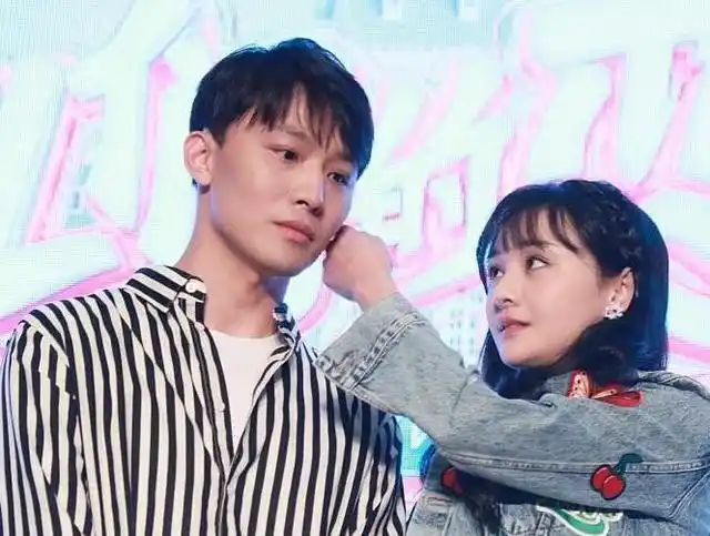 知名作家陈岚担心郑爽张恒庭审时笑声诡异生怕在国外遭遇不测