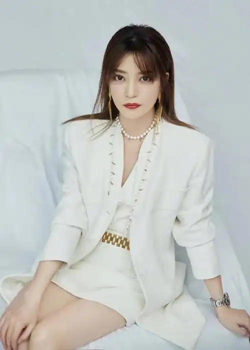 赵薇白色西装优雅写真图片68