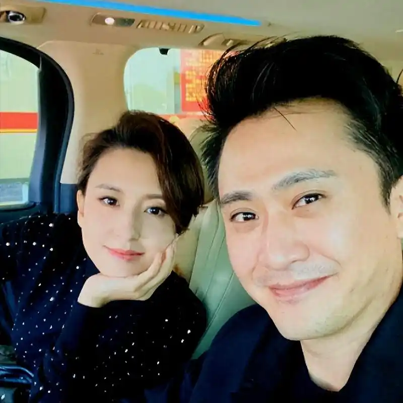 杨帆妻子李枫:长相普通生一女,被他宠上天,她哪里有魅力?