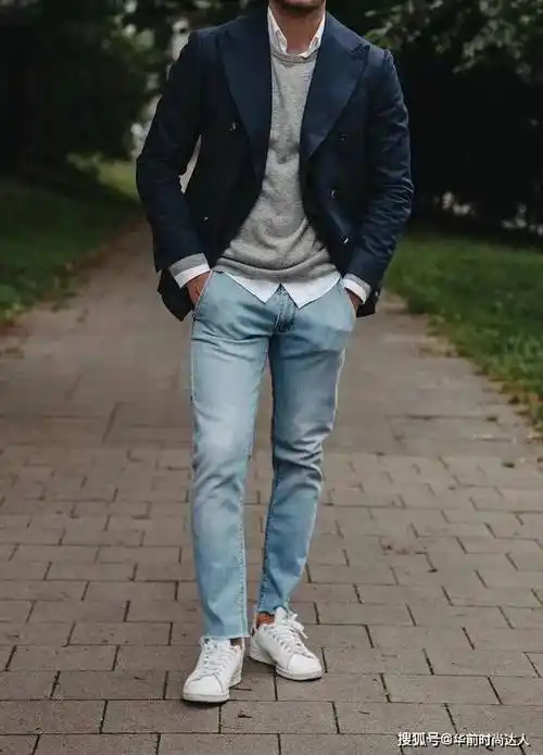 男士穿牛仔裤怎么搭配西装好看鞋子该怎么选