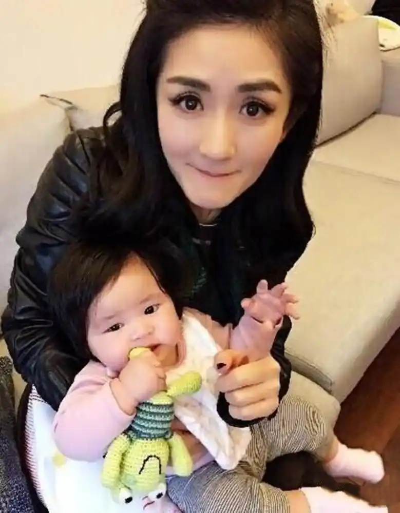 谢娜二胎疑似又怀了双胞胎网友真的是做试管婴儿吗