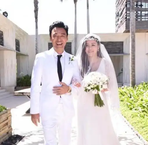 盘点风光过后破产的明星现状摆摊卖饼烧炭自尽惨淡收场