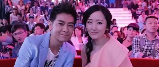 据说未来的老公是一位姓鲍的星二代鲍国安的儿子,并且双方已经见过