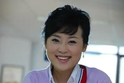 问问这个主持人叫什么,主持过什么节目?