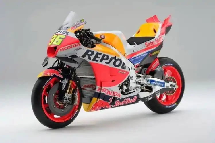 motogp 本田厂队战车rc213v正式亮相,双西班牙车手征战2023_腾讯新闻