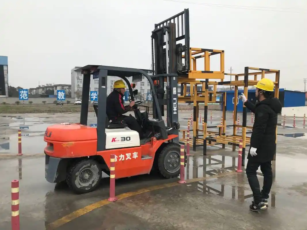 平湖考叉车证培训随到随学拿证快