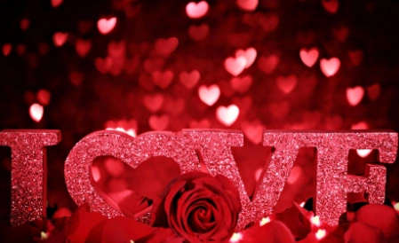 3朵玫瑰代表——我爱你iloveyou!4朵玫瑰代表——至死不渝!