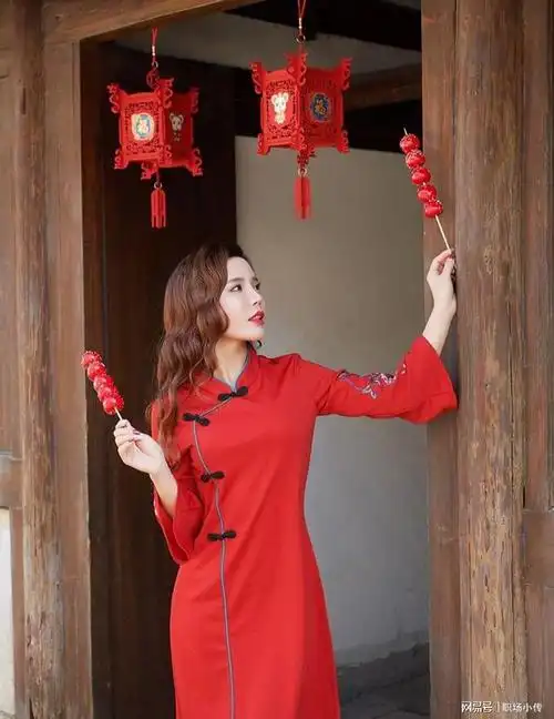 喜庆的美女给你发红包,就问你要不要