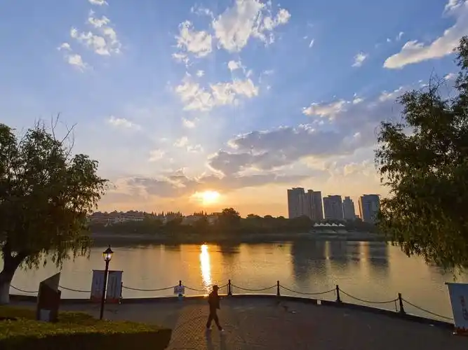 南京月牙湖公园:家门口的大公园