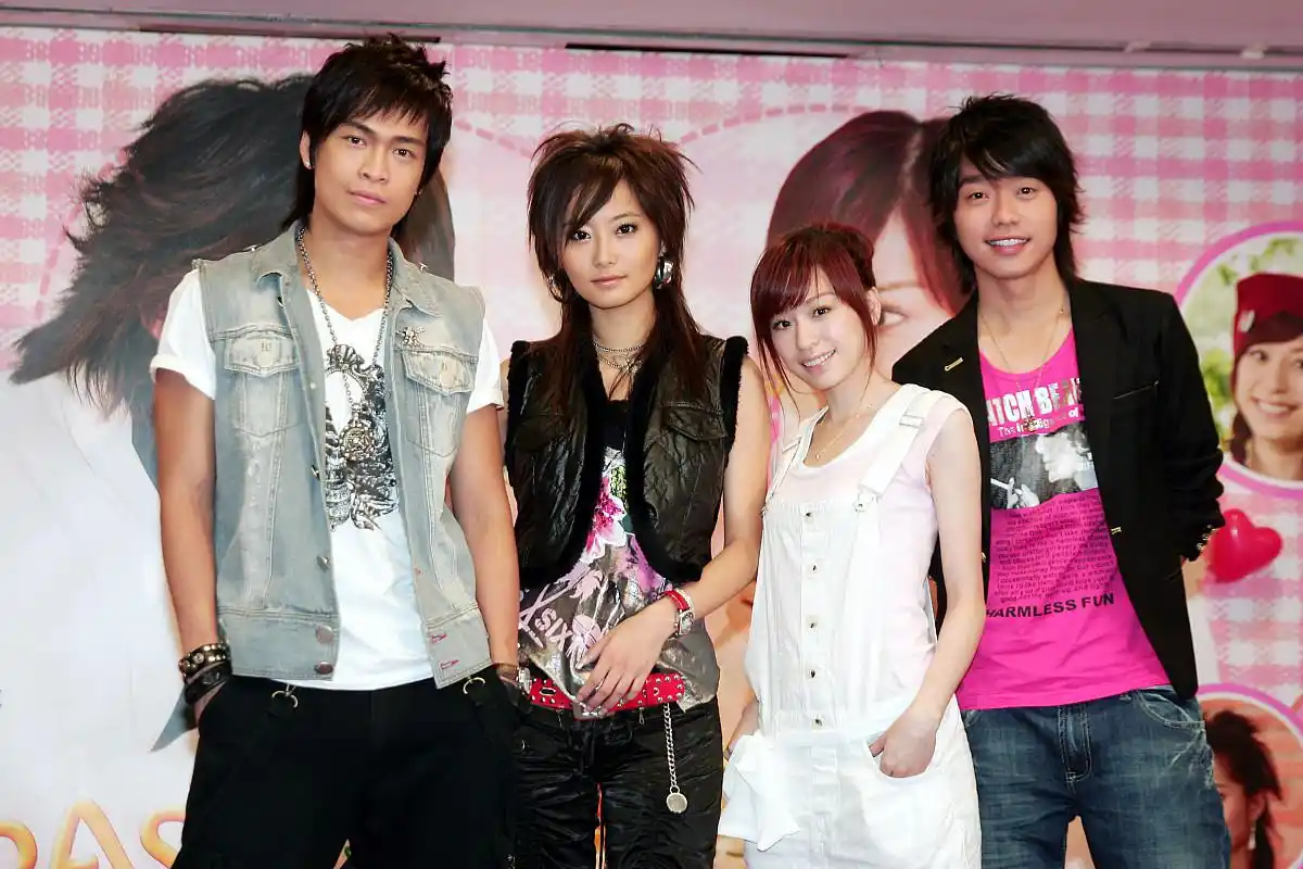 《微笑pasta》:元气少女和大明星的恋爱日常,满足少女心!