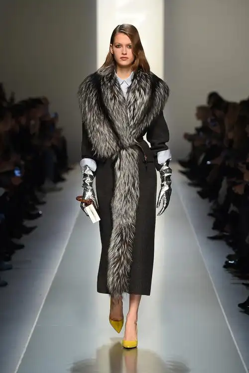 意大利高端时装品牌ermanno scervino 推出2018/19 秋冬女装系列