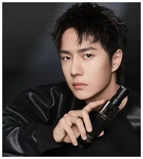 王一博甩衣回眸,瞬间登顶热搜,送福利!_电影_营业_库存