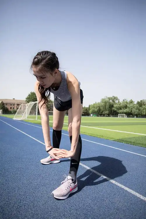 小姐姐|跑鞋|运动员_新浪新闻